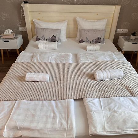 Safit-Mandala Appartement Mosonmagyaróvár Buitenkant foto