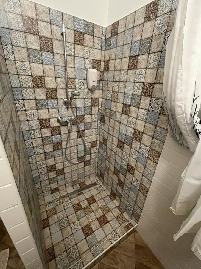 Safit-Mandala Appartement Mosonmagyaróvár Buitenkant foto