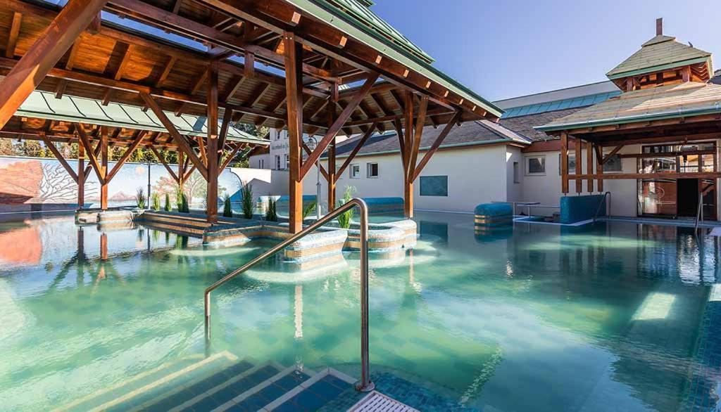 Safit-Mandala Appartement Mosonmagyaróvár Buitenkant foto